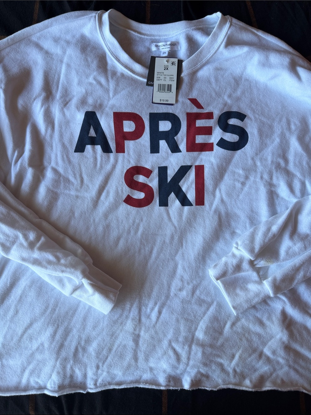 Grayson Threads White Crewneck APRÈS SKI Sweatshirt with Navy and Red Graphic